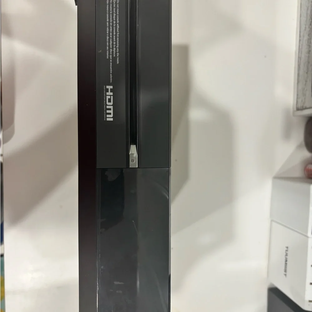 Xbox Console in Black - Picture 2 of 8
